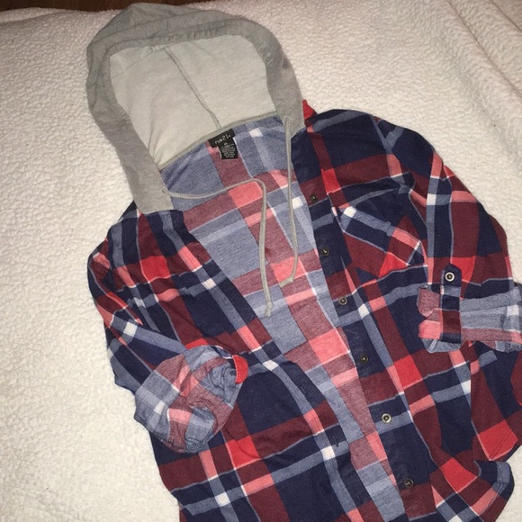 Rue21 Tops - 🍁Rue 21 Hooded Flannel